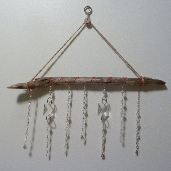 Suncatcher S Treated driftwood, cut glass pieces and Swarovski crystals - Picture 3 of 3